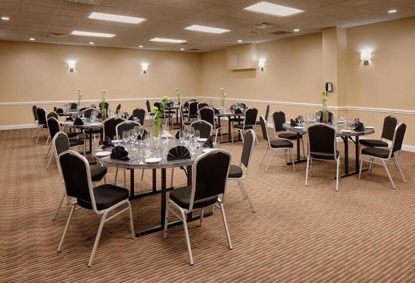 Red Lion Hotel Orlando Lake Buena Vista South  Near Disney