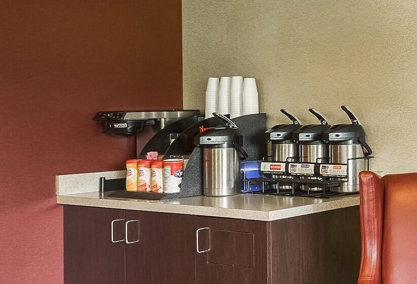 Отель Red Roof Inn Boston  Southborough/worcester