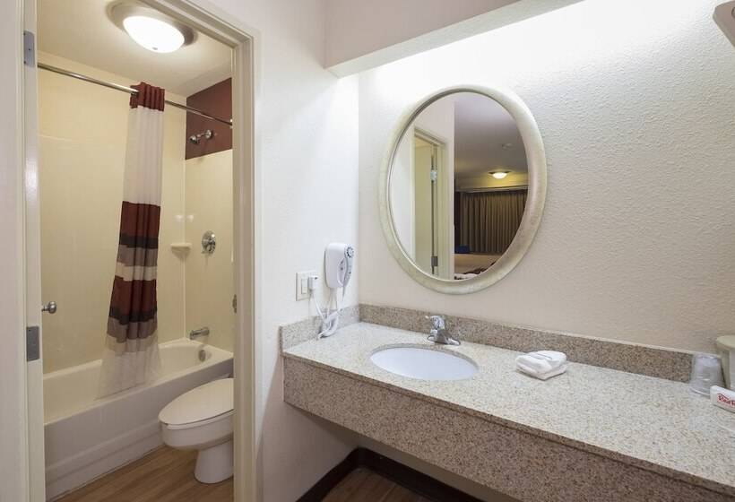 בית מלון כפרי Red Roof Inn Cincinnati  Sharonville