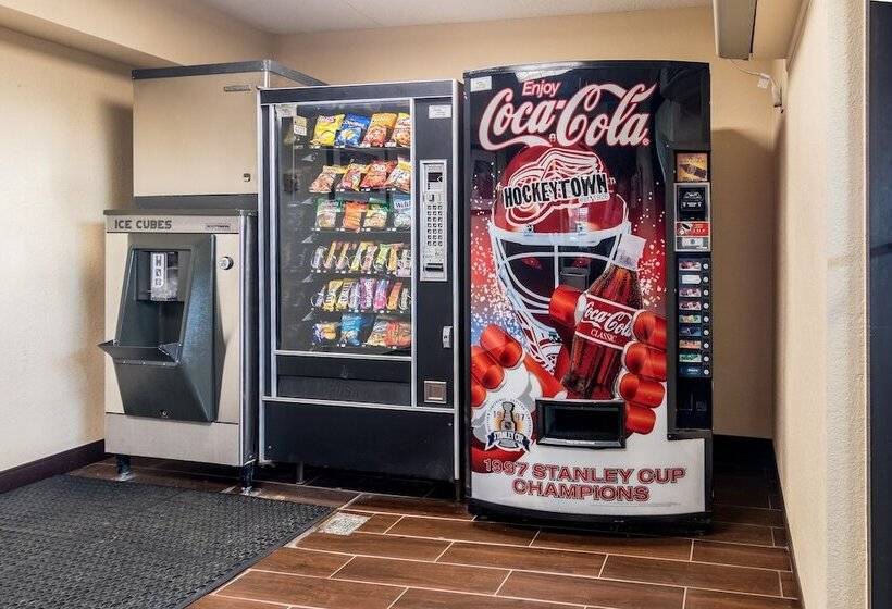 فندق Red Oak Inn Detroit Metro Airport   Belleville