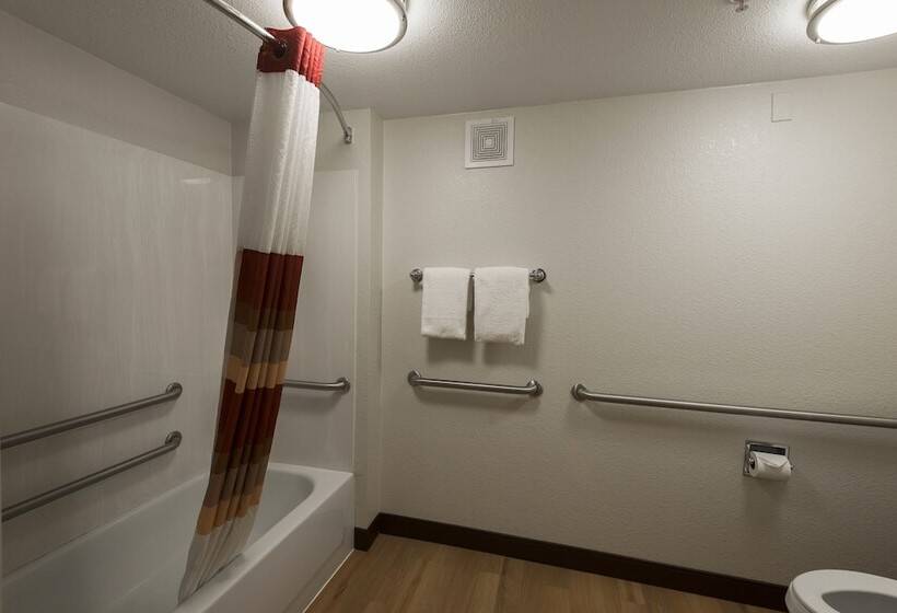 בית מלון כפרי Red Oak Inn Detroit Metro Airport   Belleville