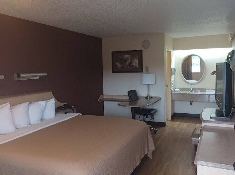 בית מלון כפרי Red Oak Inn Detroit Metro Airport   Belleville