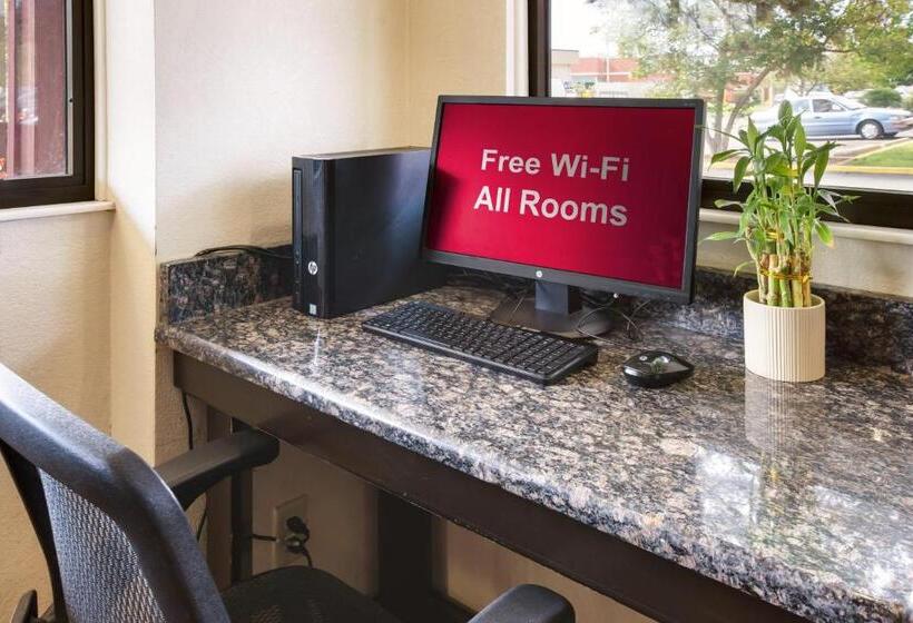 فندق Red Roof Inn Grand Rapids Airport