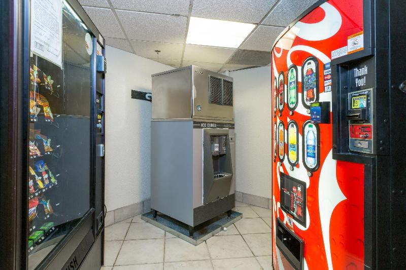 Отель Red Roof Inn Houston Westchase