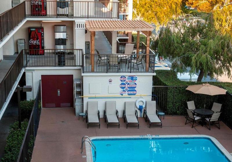 호텔 Red Roof Inn Plus+ San Francisco Airport