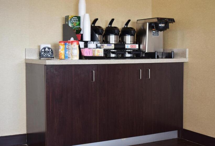 Отель Red Roof Inn Syracuse