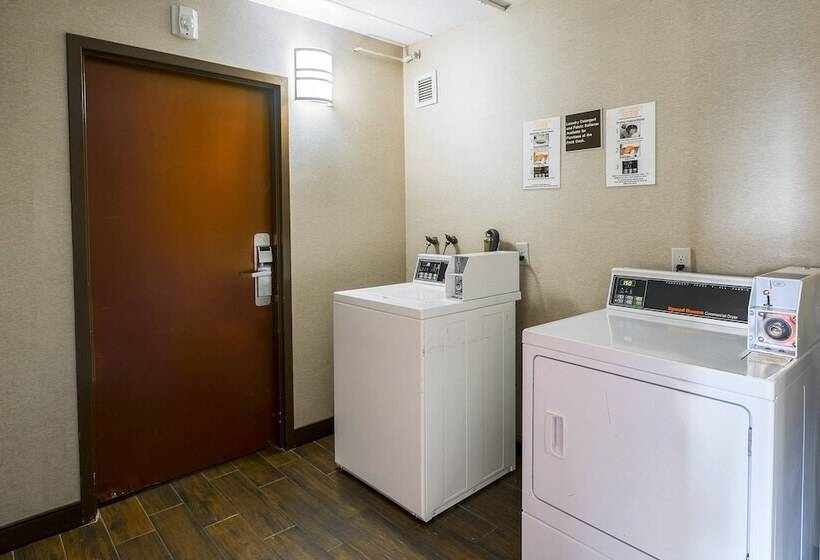 فندق Red Roof Inn Plus+ Boston   Woburn/ Burlington