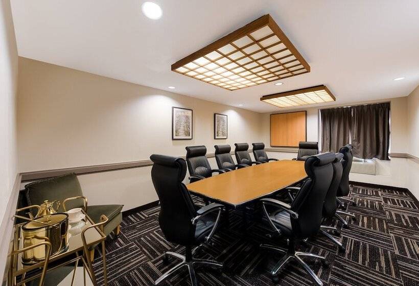 فندق Red Roof Inn Plus+ Columbus Downtown   Convention Center