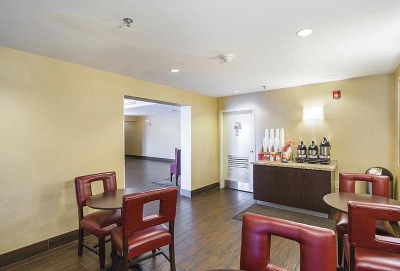 هتل Red Roof Inn Plus + Phoenix West