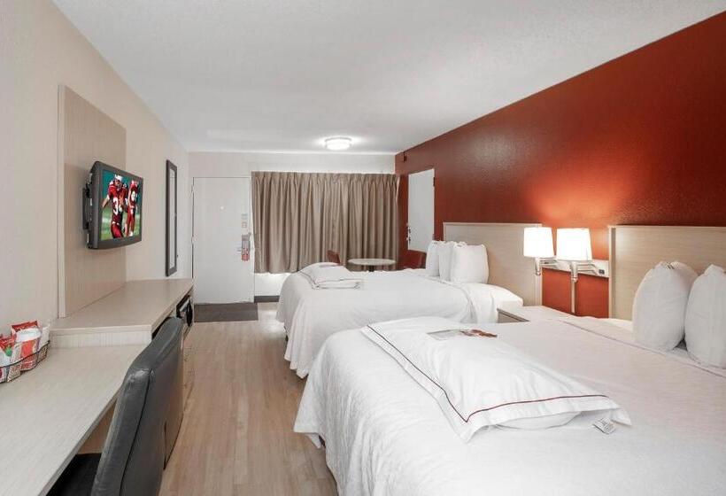 בית מלון כפרי Red Roof Inn Plus+ & Suites Naples Downtown 5th Ave S