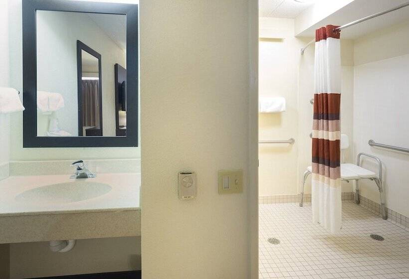 فندق Red Roof Inn Plus+ Wilmington   Newark