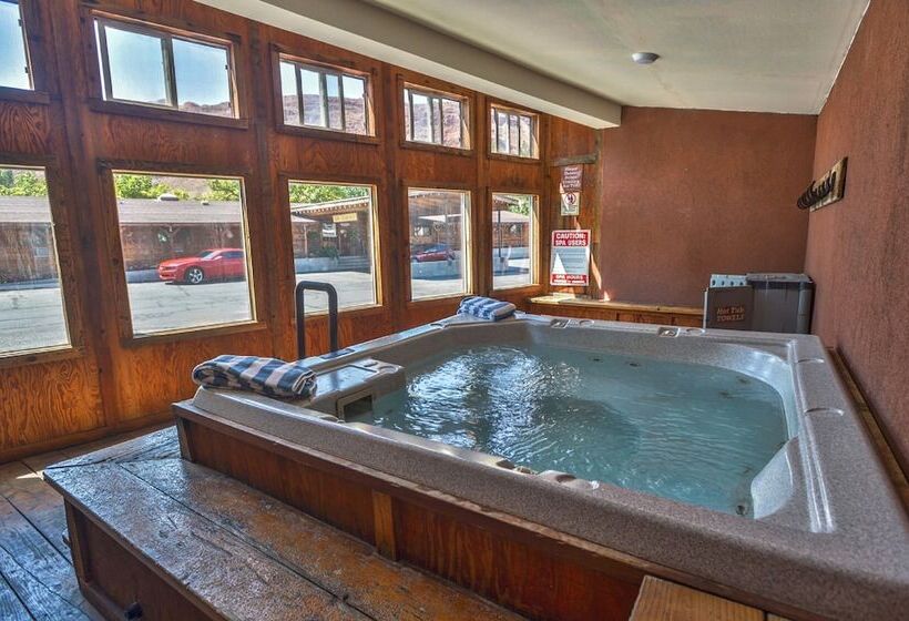 酒店 Red Stone Inn