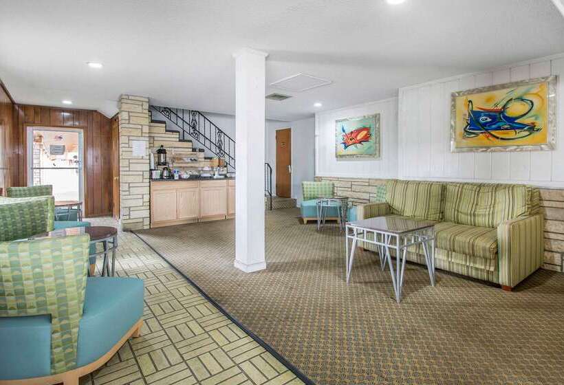 فندق Rodeway Inn & Suites Winter Haven Chain Of Lakes