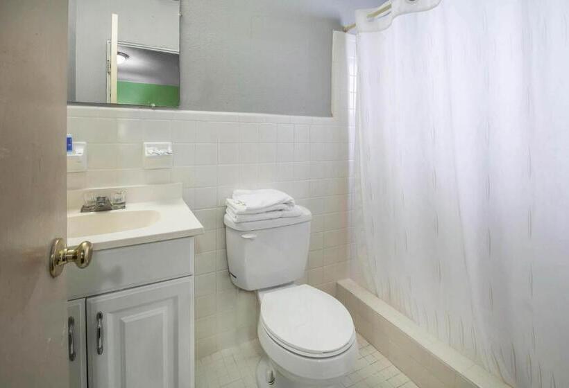 فندق Rodeway Inn & Suites Winter Haven Chain Of Lakes