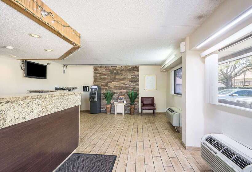 فندق Rodeway Inn Tampa Near Busch Gardensusf