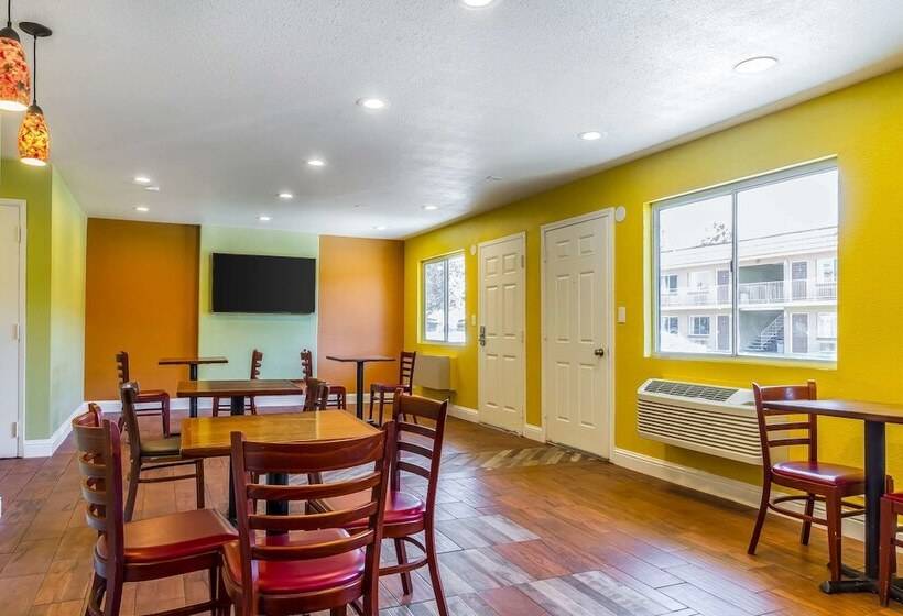 호텔 Rodeway Inn Wine Country