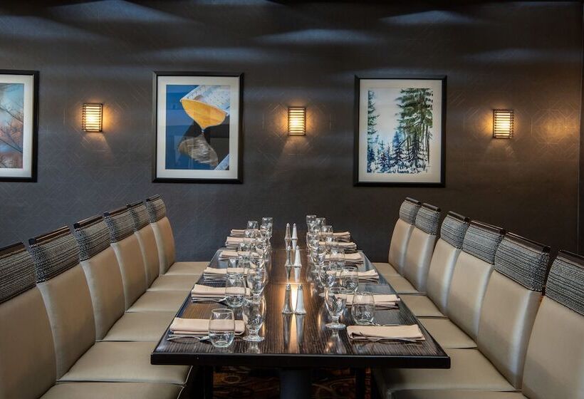 בית מלון כפרי Sheraton Minneapolis West