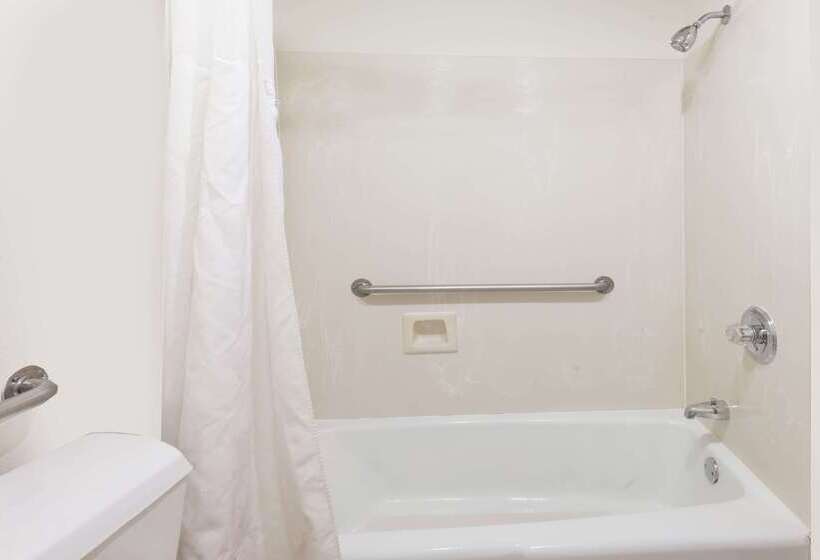 Отель Super 8 By Wyndham Junction City