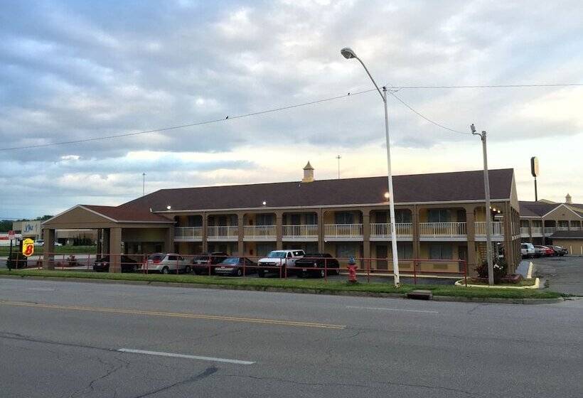 فندق Super 8 By Wyndham Junction City