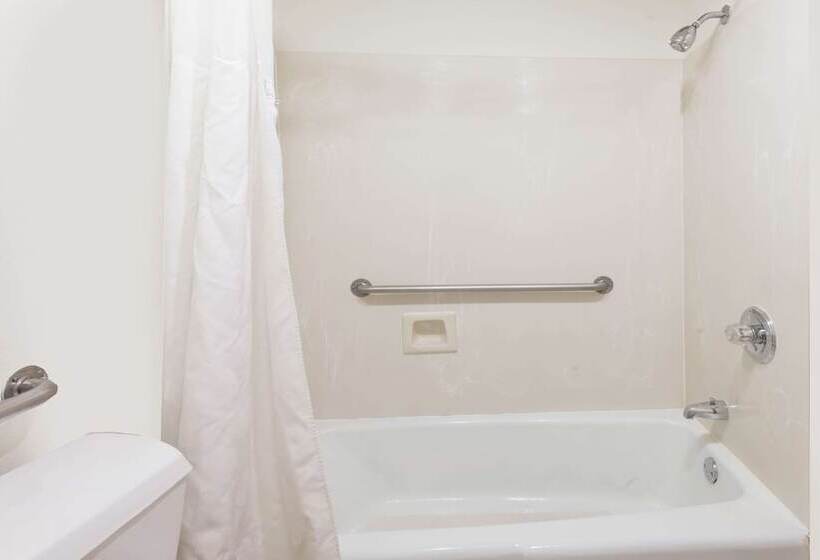 Отель Super 8 By Wyndham Junction City