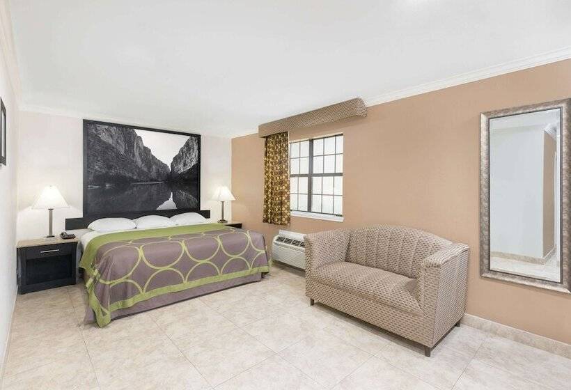 בית מלון כפרי Super 8 By Wyndham Mcallen Downtown Airport La Plaza Mall