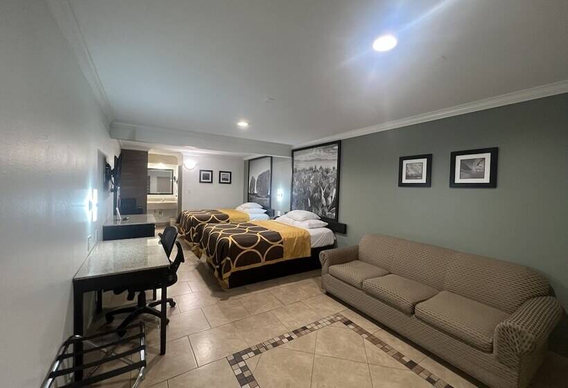 בית מלון כפרי Super 8 By Wyndham Mcallen Downtown Airport La Plaza Mall