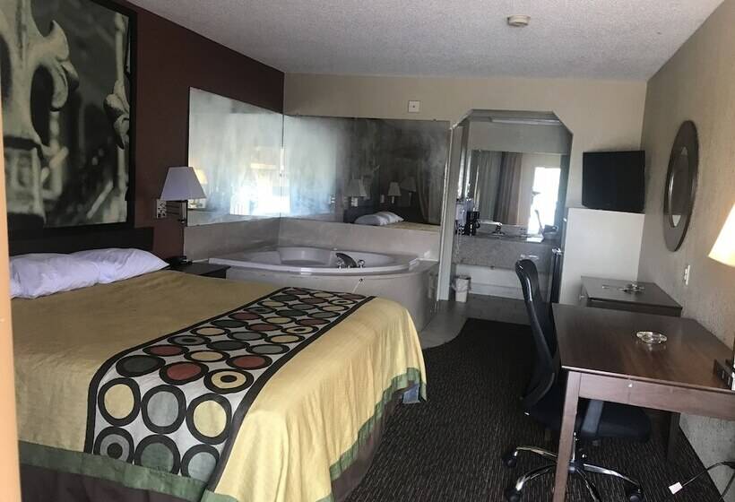 فندق Super 8 By Wyndham Monroe