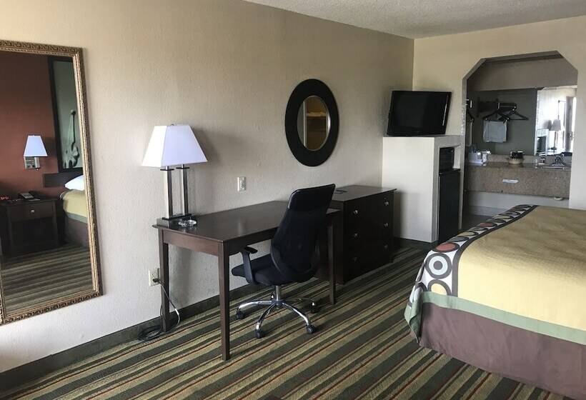 فندق Super 8 By Wyndham Monroe