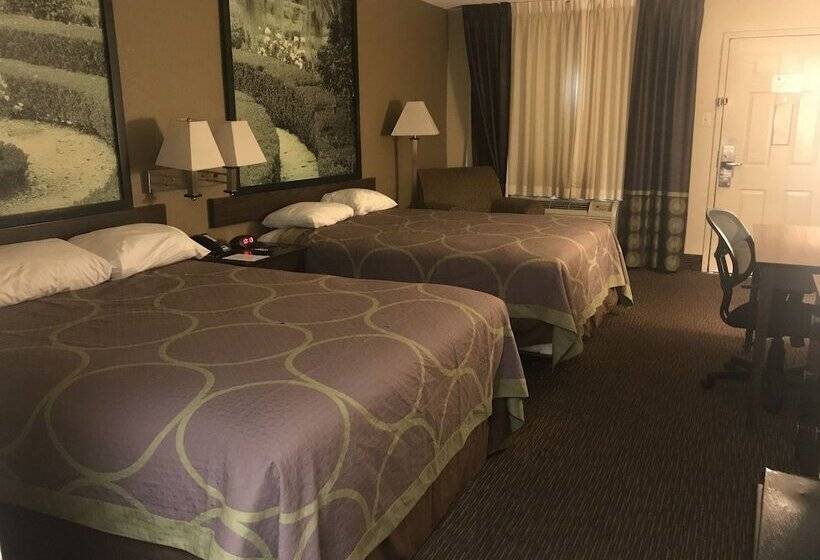 فندق Super 8 By Wyndham Monroe