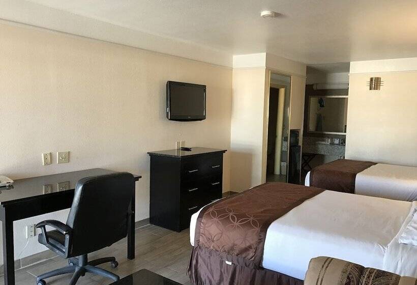 Отель Texas Inn & Suites