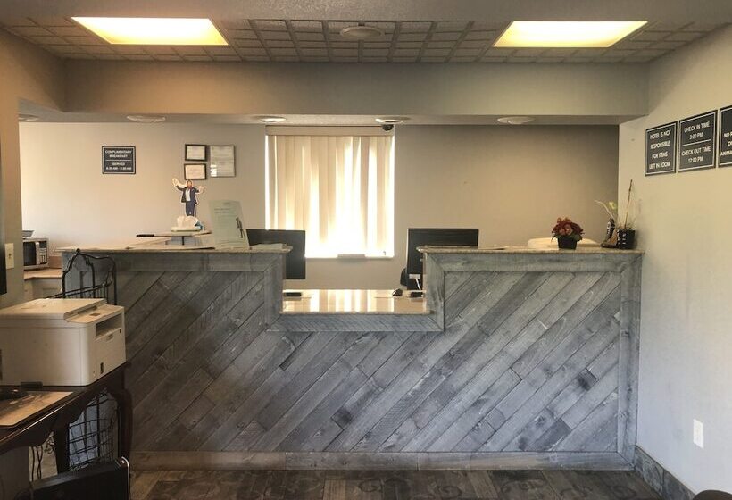 فندق Travelodge By Wyndham Clarksville