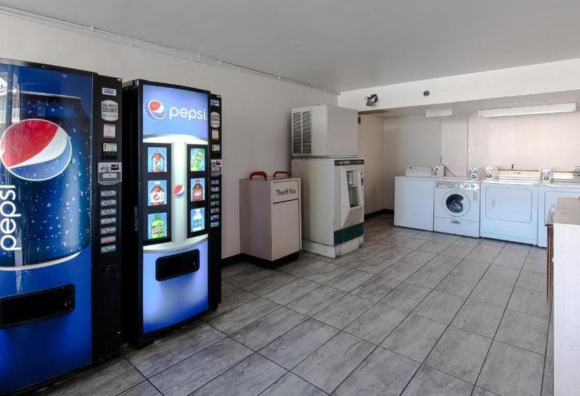 فندق Travelodge By Wyndham Lynchburg