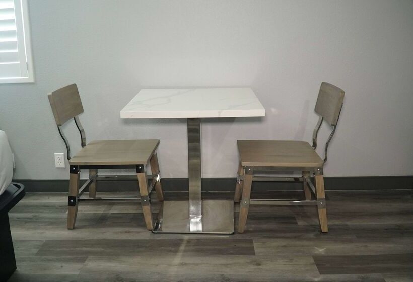 فندق Travelodge By Wyndham Whittier