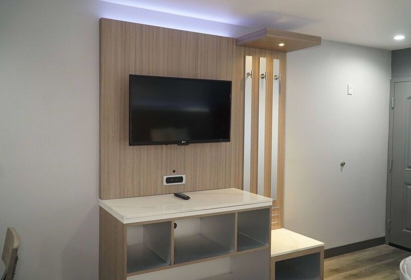 فندق Travelodge By Wyndham Whittier