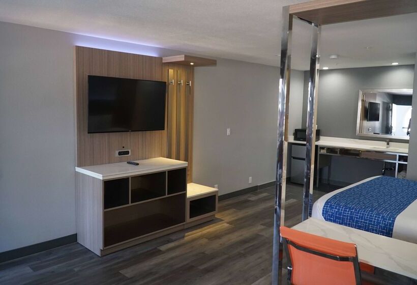 فندق Travelodge By Wyndham Whittier