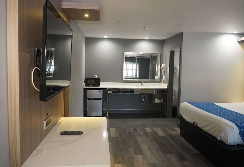 فندق Travelodge By Wyndham Whittier