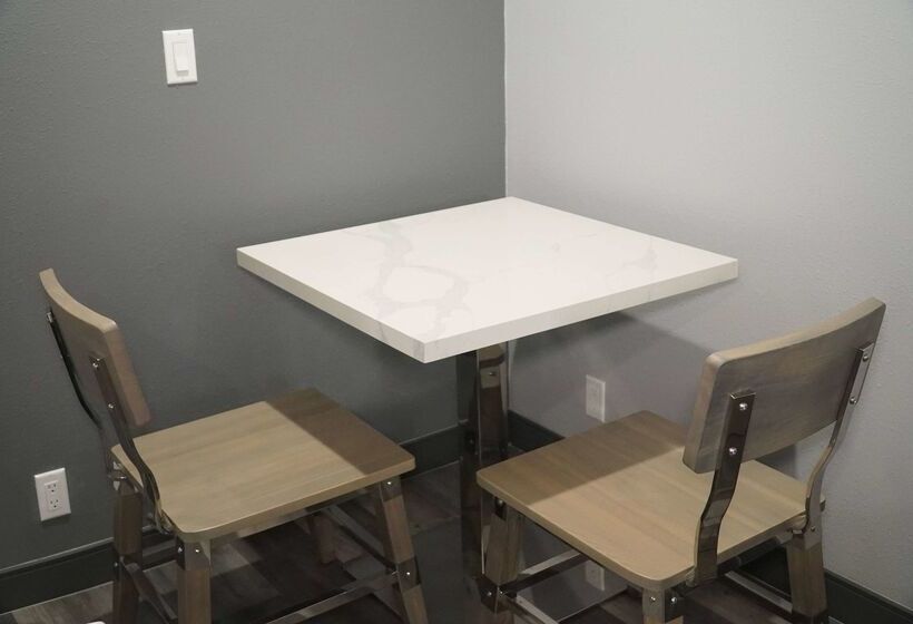 فندق Travelodge By Wyndham Whittier