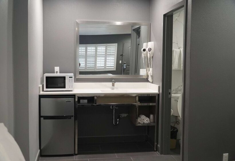 فندق Travelodge By Wyndham Whittier