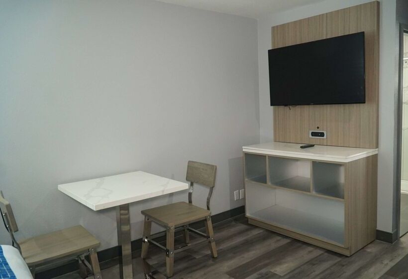 فندق Travelodge By Wyndham Whittier