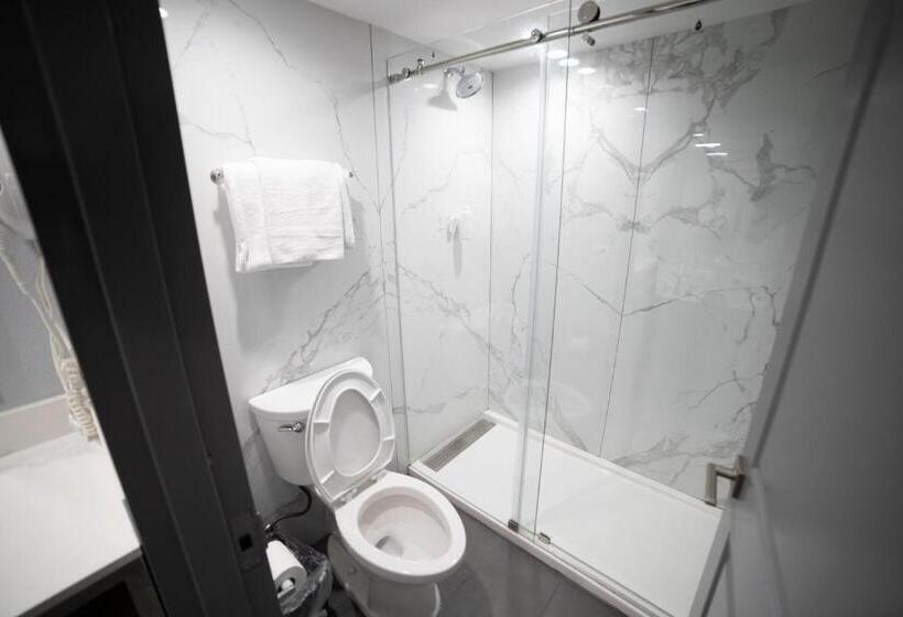 فندق Travelodge By Wyndham Whittier