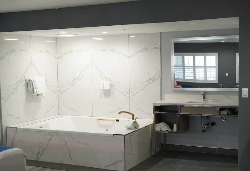 فندق Travelodge By Wyndham Whittier