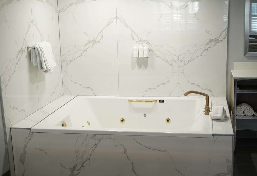 فندق Travelodge By Wyndham Whittier