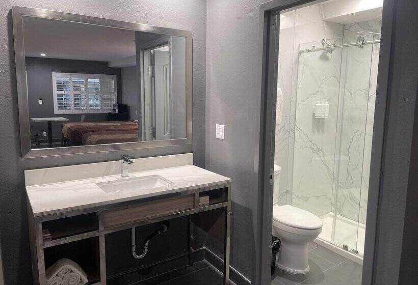 فندق Travelodge By Wyndham Whittier