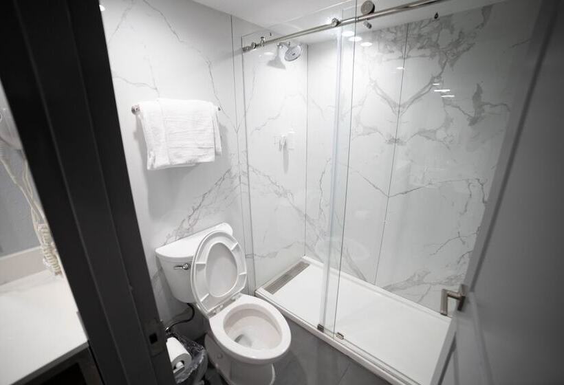 فندق Travelodge By Wyndham Whittier