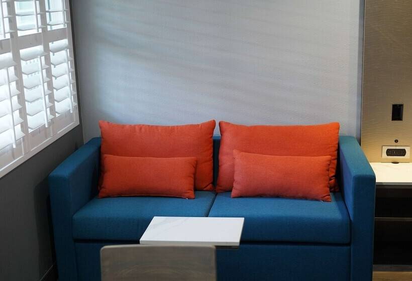 فندق Travelodge By Wyndham Whittier