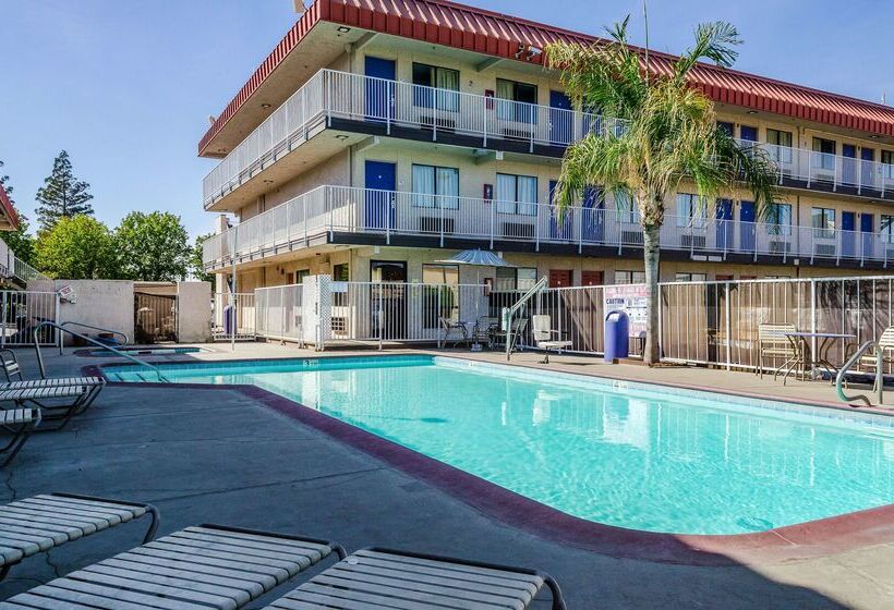 Motel 6 Fresno, Ca   Yosemite Hwy