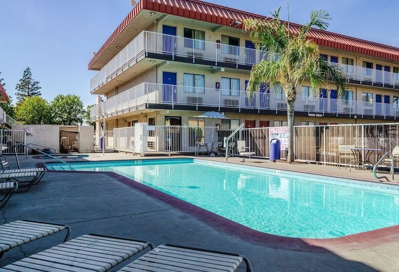 Motel 6 Fresno, Ca   Yosemite Hwy