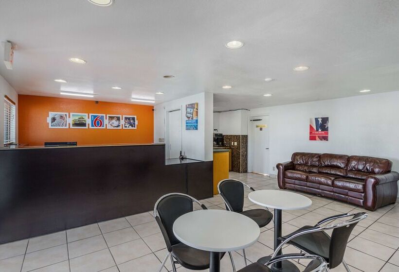 Motel 6 San Marcos, Tx  North