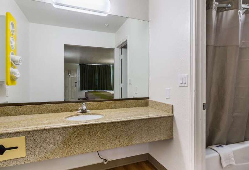 Motel 6 San Marcos, Tx  North