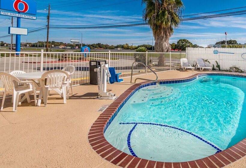 Motel 6 San Marcos, Tx  North